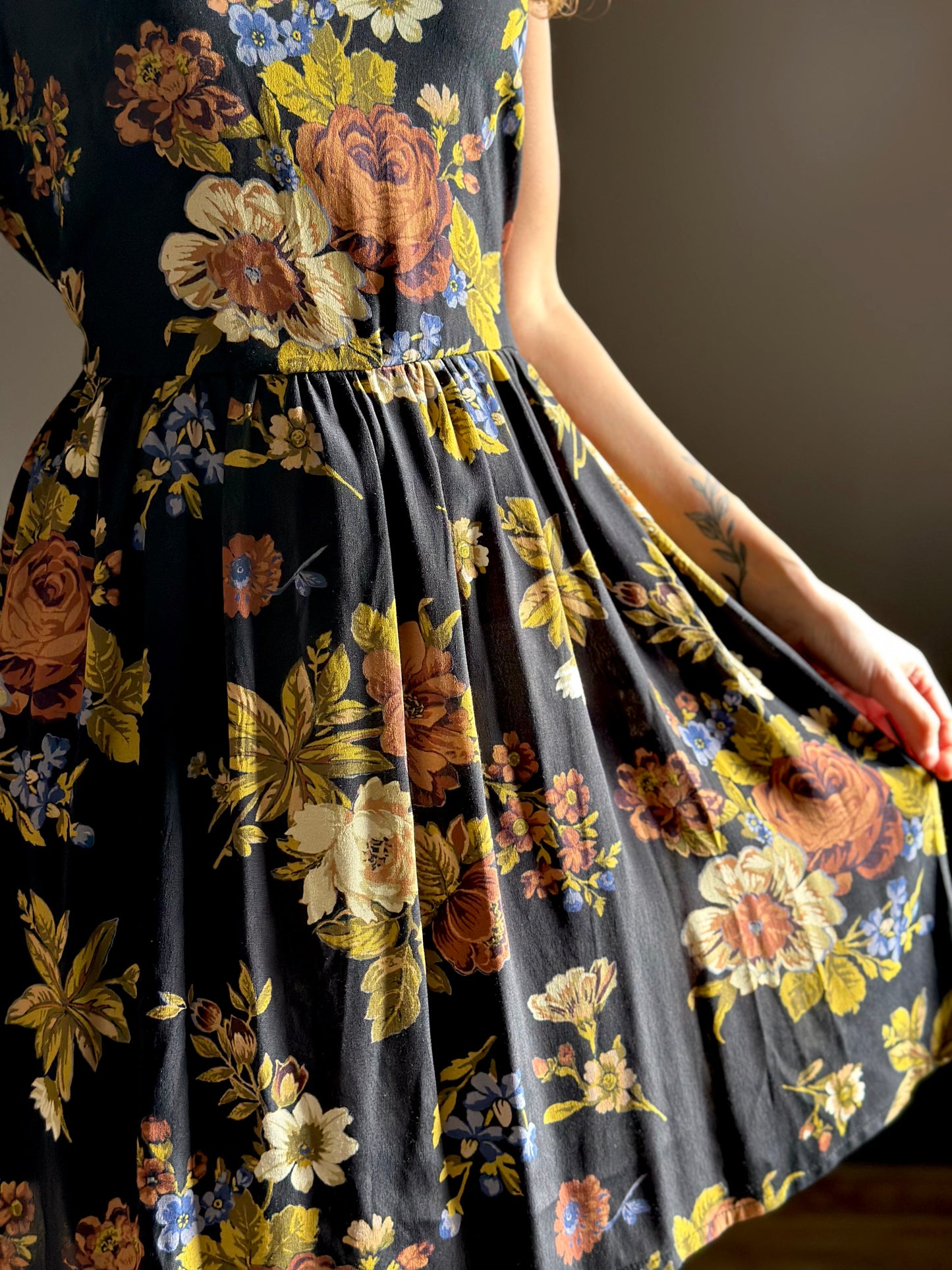 NUVOLA abito NERO FIORI (unico)