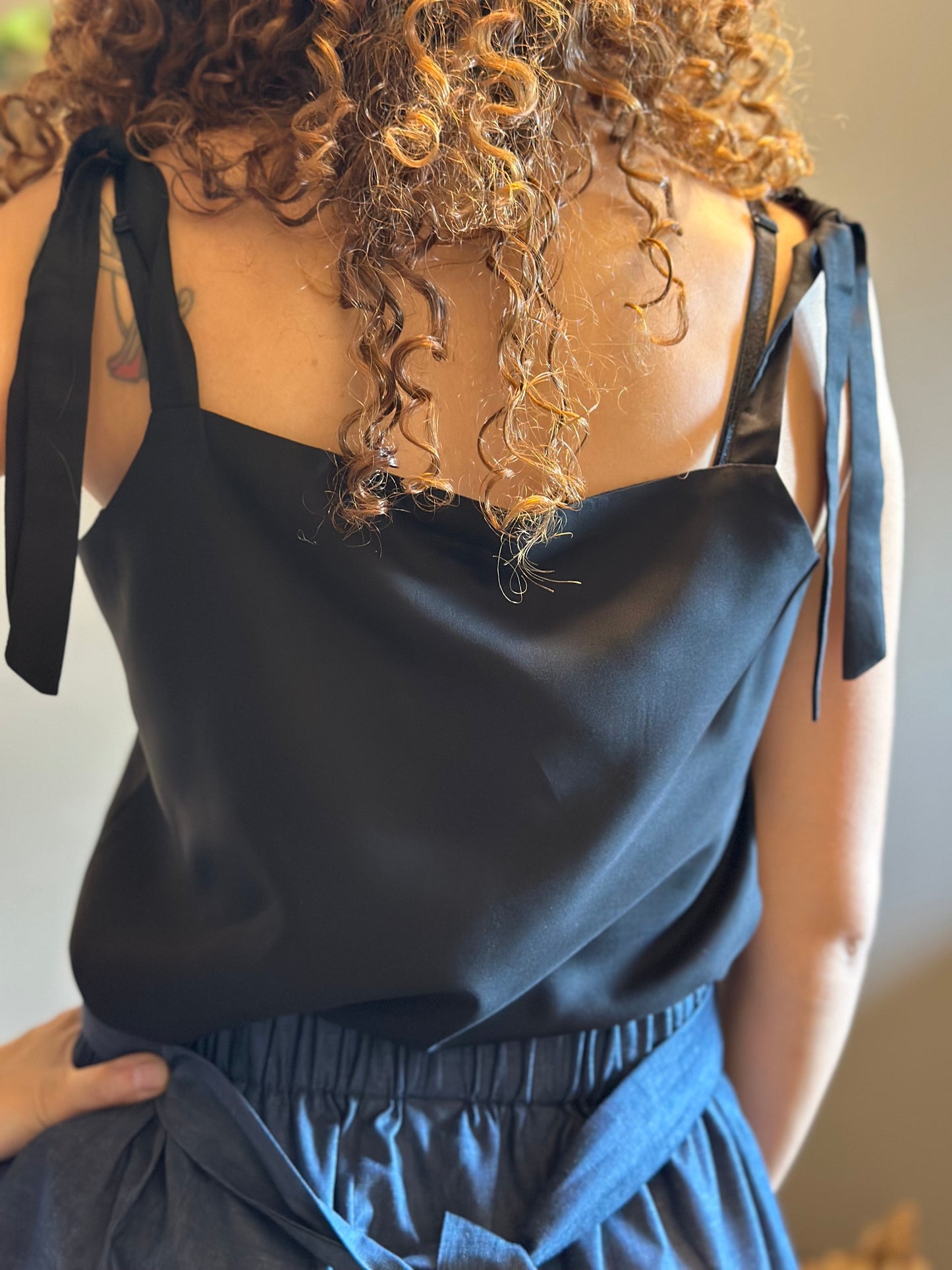 NUVOLA TOP TENCEL NERO