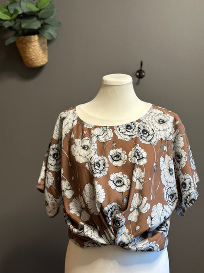 PIUMA NOCCIOLA FIORI BIANCHI