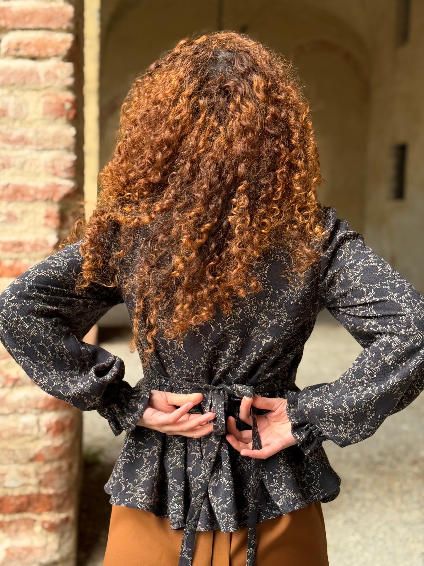 NUVOLA BLUSA LANA NERA FANTASIA