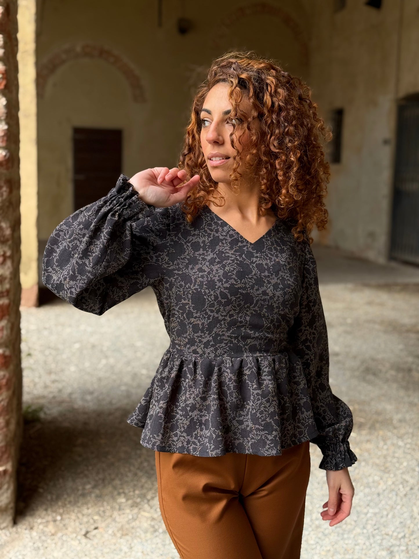 NUVOLA BLUSA LANA NERA FANTASIA