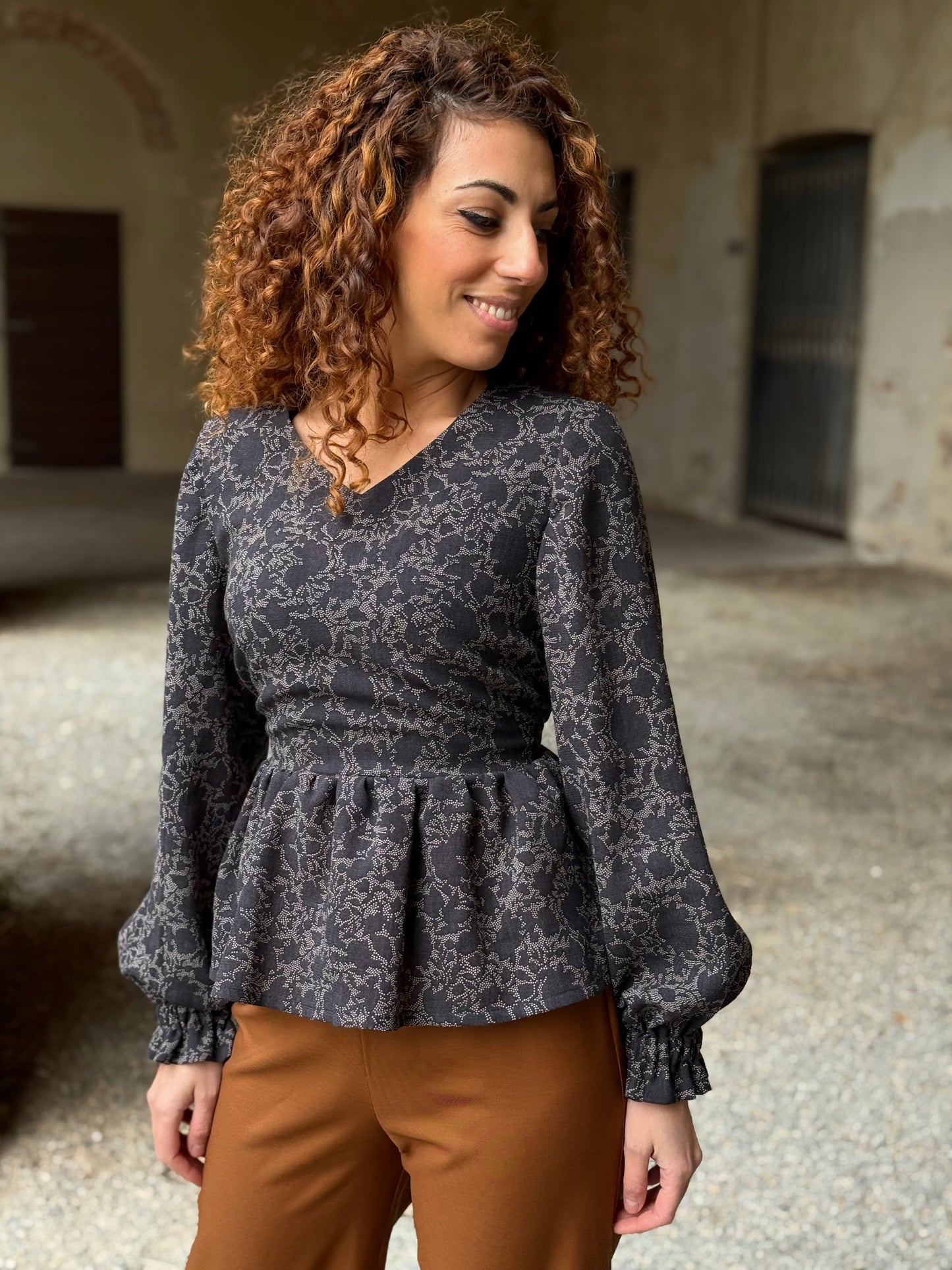 NUVOLA BLUSA LANA NERA FANTASIA